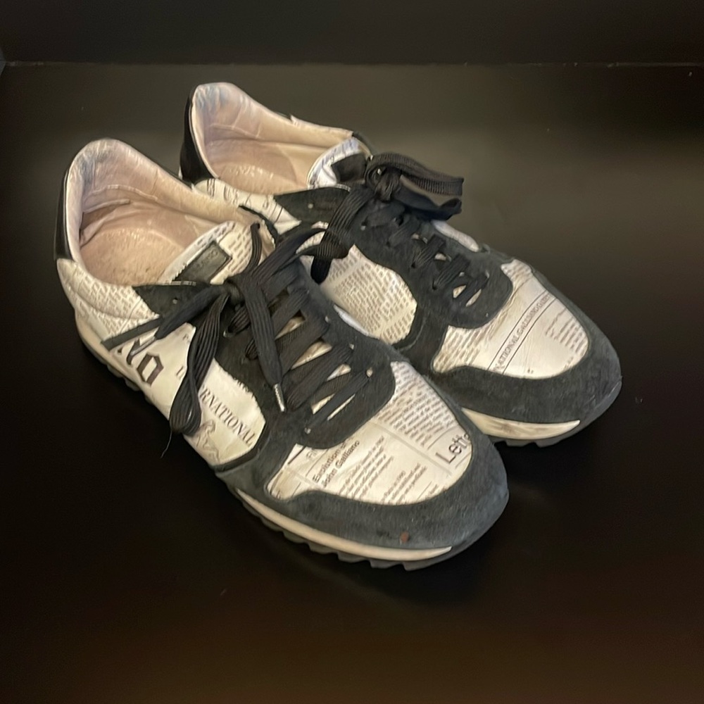 JOHN GALLIANO
Gazette Leather Runners - Picture 3 of 8